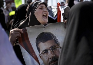 Власти Египта продлили заключение Мурси на 15 суток