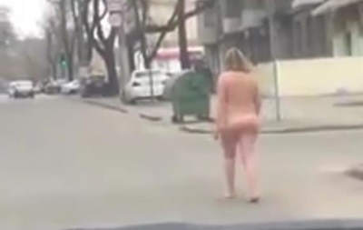 Оголена жінка розгулювала вулицями Одеси