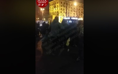 З явилося відео бійки футбольних фанатів у Києві