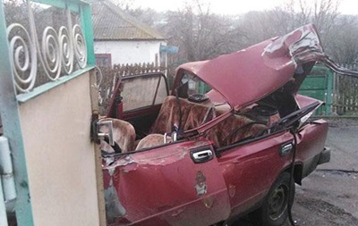 В Николаевской области легковушка влетела в фуру, есть жертвы
