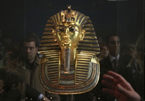 Сокровища Тутанхамона перевозят из Каирского музея