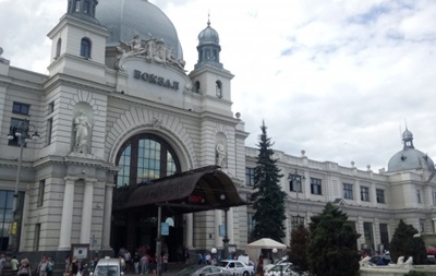 Минирование вокзала во Львове не подтвердилось