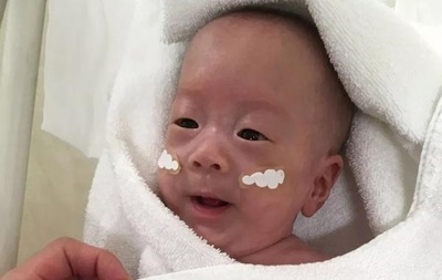 Найменшу дитину в історії виписали з лікарні