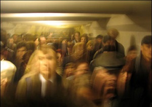 В киевском метро в час пик из-за задымления вагона остановилось движение поездов