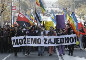 В ходе столкновений сторонников и противников гей-парада в Белграде пострадали 170 человек