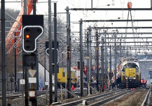 Число пострадавших в результате аварии поезда в Бельгии возросло до 49 человек