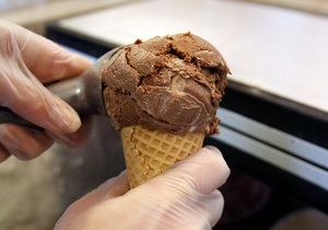 Ученые считают, что ключ к лечению мигрени поможет найти мороженое