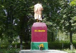 В Сумской области обезглавили очередной памятник Ленину