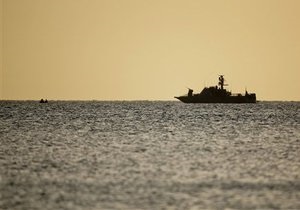 Сухогруз с украинцами и россиянами на борту получил пробоину у побережья Турции