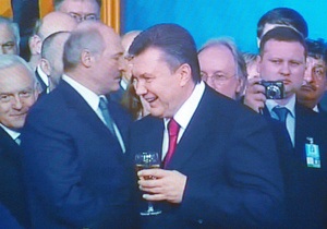 Во время выступления в Украинском доме с Януковичем произошел конфуз