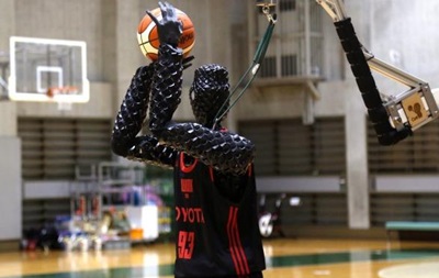 Toyota представила нового робота-баскетболіста