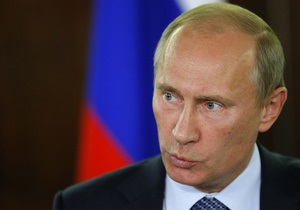 Путин считает, что политическая система России помогла преодолеть трудности в стране