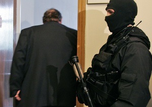В Киеве задержали чиновника при получении взятки за разрешение на установку киоска