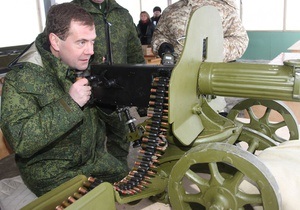 Медведев подтвердил заинтересованность России в покупке военной техники за рубежом