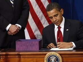 Обама подписал антикризисный план
