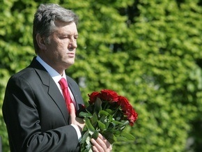 Ющенко поздравил ветеранов с годовщиной освобождения Киева от фашистов