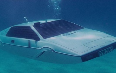 Ілон Маск заявив про створення автомобіля-субмарини