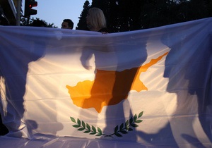 Кредитные рейтинги Кипра снижены до  выборочного дефолта 