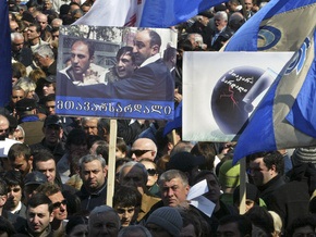 Грузинская оппозиция будет круглосуточно пикетировать все входы в парламент