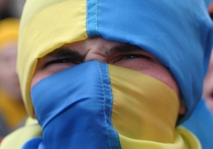 Опрос: Половина украинцев считают, что ситуация в Украине развивается в неправильном направлении