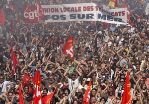 Во Франции проходит вторая общенациональная забастовка против повышения пенсионного возраста