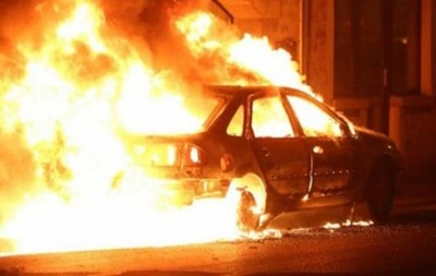 В Киеве ночью сгорели три автомобиля