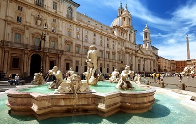 В Риме на полтысячи евро оштрафовали туриста, собиравшего монеты в фонтане