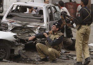 Захват мечетей в Лахоре: трое террористов подорвали себя при появлении спецназа
