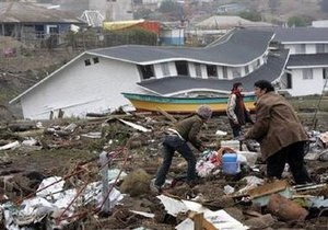 Число жертв землетрясения на побережье в Чили превысило 700 человек