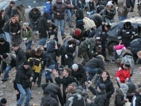 100 000 гривен были сброшены с неба! Ловили все желающие