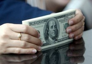 Курсы наличной валюты: доллар незначительно снизился