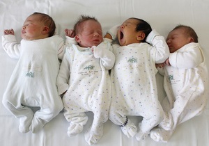 Размер помощи при рождении ребенка увеличится до 28 тысяч гривен