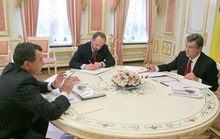Ющенко решил встречаться с губернаторами по алфавиту
