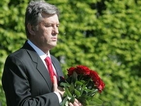 Ющенко возложил цветы к могиле Неизвестного солдата