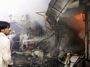 В Пакистане взорвался заминированный автомобиль: двое погибли