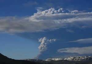 В Исландии закрыли международный аэропорт из-за извержения вулкана