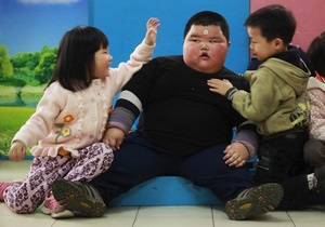 Фотогалерея: Маленький гигант. В Китае живет четырехлетний ребенок весом 62 килограмма