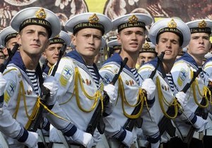 Генштаб: Украинская армия полностью перейдет на контракт до 2015 года