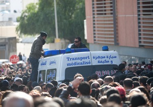 В Тунисе после убийства лидера оппозиции начались массовые акции протеста