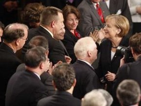 Конгрессмены встретили выступление Меркель овациями