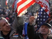 Сербия: В нападениях на посольства в Белграде виновны США