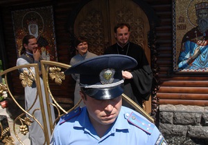 Кравчук и Ющенко просят Януковича остановить строительство возле Десятинной церкви
