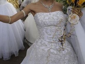 Китайская невеста побила мировой рекорд по длине фаты