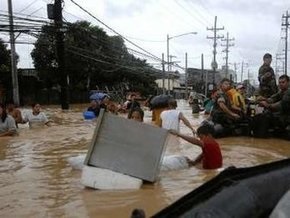 В результате наводнения на Филиппинах погибло 240 человек