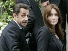 Вышла книга о романе Карлы Бруни и Николя Саркози