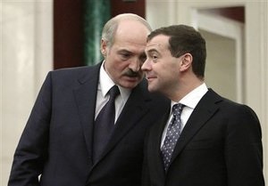 Опрос: Каждый пятый россиянин плохо относится к Лукашенко