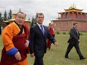 Яблоко: К приезду Медведева в духовной столице российских буддистов отравили всех собак