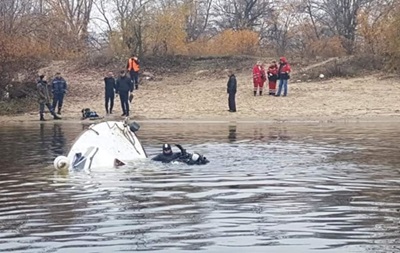В Киеве затонула прогулочная яхта