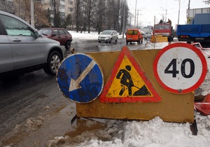 Украинские дороги - Только 17% водителей избежали серьезных поломок авто из-за плохих дорог - опрос
