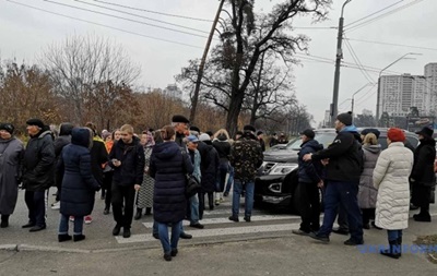 В Киеве перекрыли проспект из-за отсутствия отопления